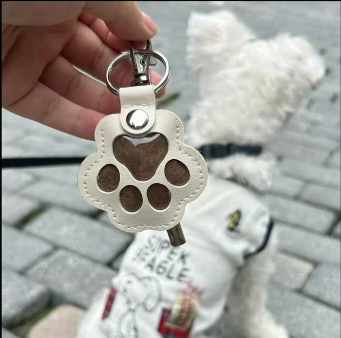 Keychain Made Of Leather To Remember Your Pet