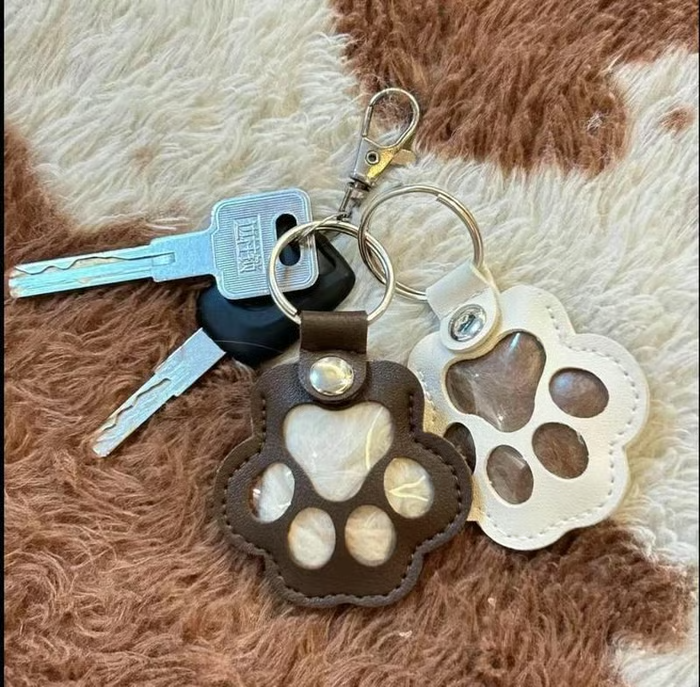 Keychain Made Of Leather To Remember Your Pet