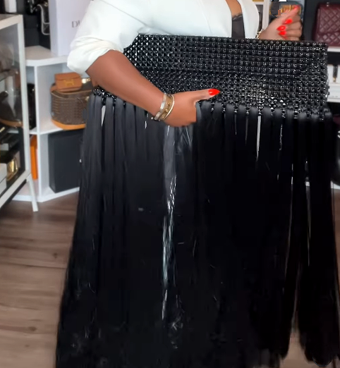 Chill Showstopper Clutch