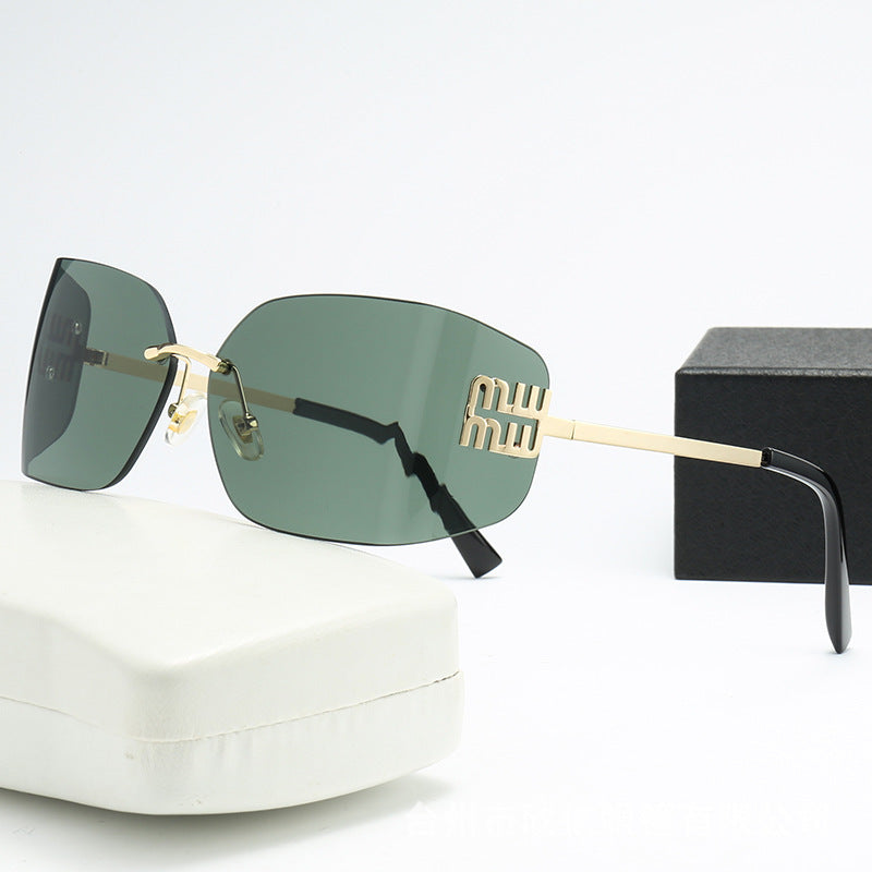 Fashion Wrap Around Frame Sunglasses