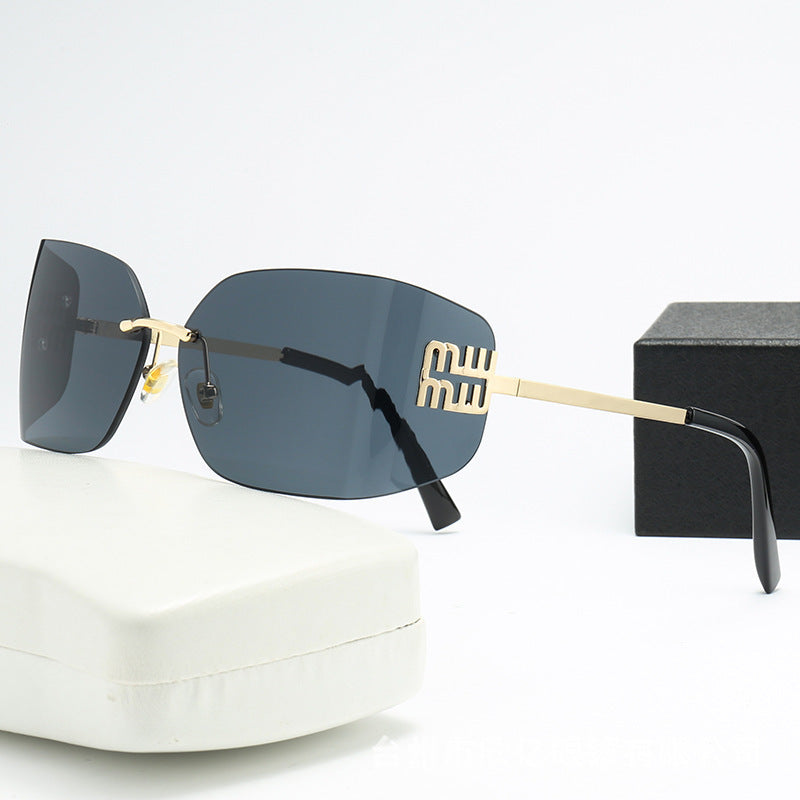 Fashion Wrap Around Frame Sunglasses