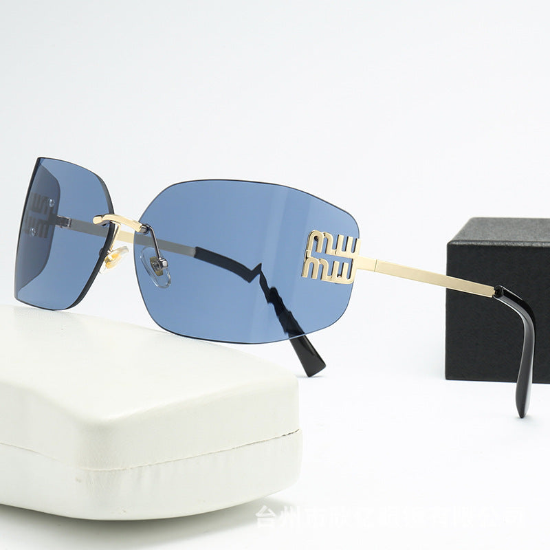Fashion Wrap Around Frame Sunglasses
