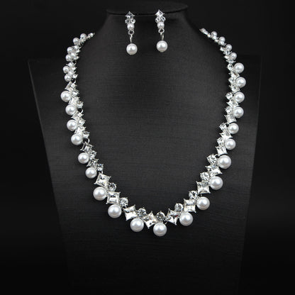 Chic Stoned Pearl Necklace&Earrings