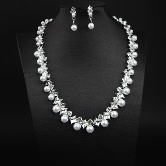 Chic Stoned Pearl Necklace&Earrings