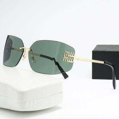 Fashion Wrap Around Frame Sunglasses