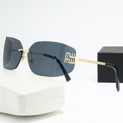 Fashion Wrap Around Frame Sunglasses